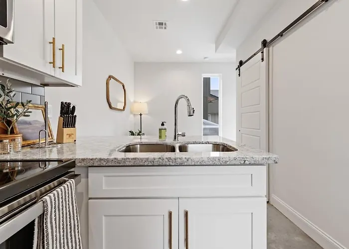 Charming Townhome - New Construction Lafayette