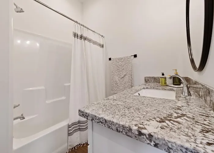 Hébergement de vacances Charming Townhome - New Construction