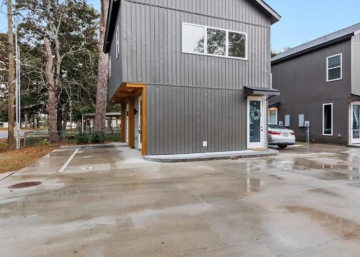 Hébergement de vacances Charming Townhome - New Construction