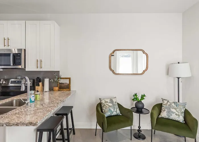 Hébergement de vacances Charming Townhome - New Construction *